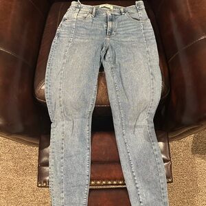 Abercrombie Women’s super skinny ankle, high rise.  Size 29/8